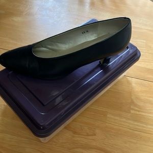 Liz Claiborne dress shoe almost brand new only wore a few times